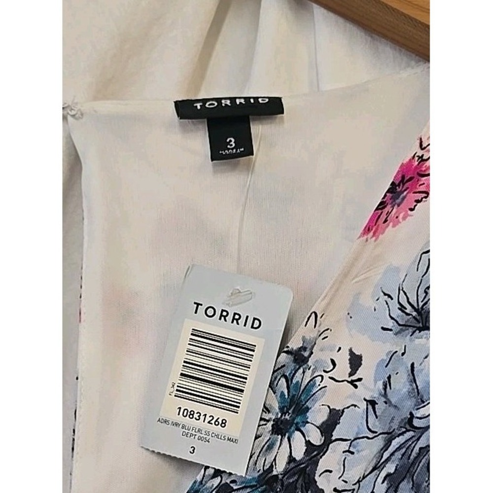 NWT Torrid White Floral Print Challis Maxi Dress 3 Feminine Romantic Sz 22/24 - Picture 4 of 7